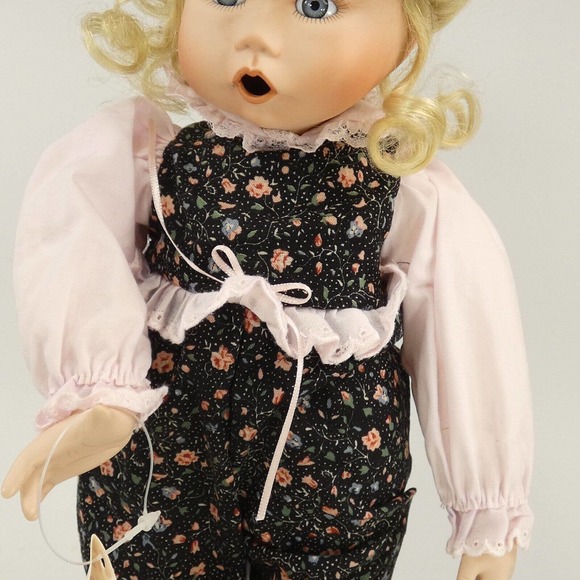 1991 Knowles My Closet Friend Evie Boo Bear And Me Porcelain Doll /w stand FCJE3 - Picture 3 of 12